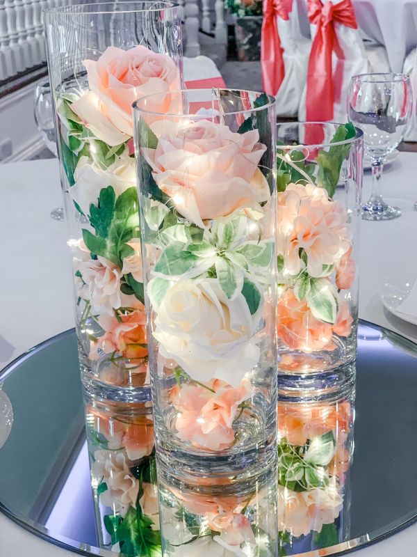 Ultimate Touches work alongside the Mellon Inn to deliver beautiful pink centre pieces.